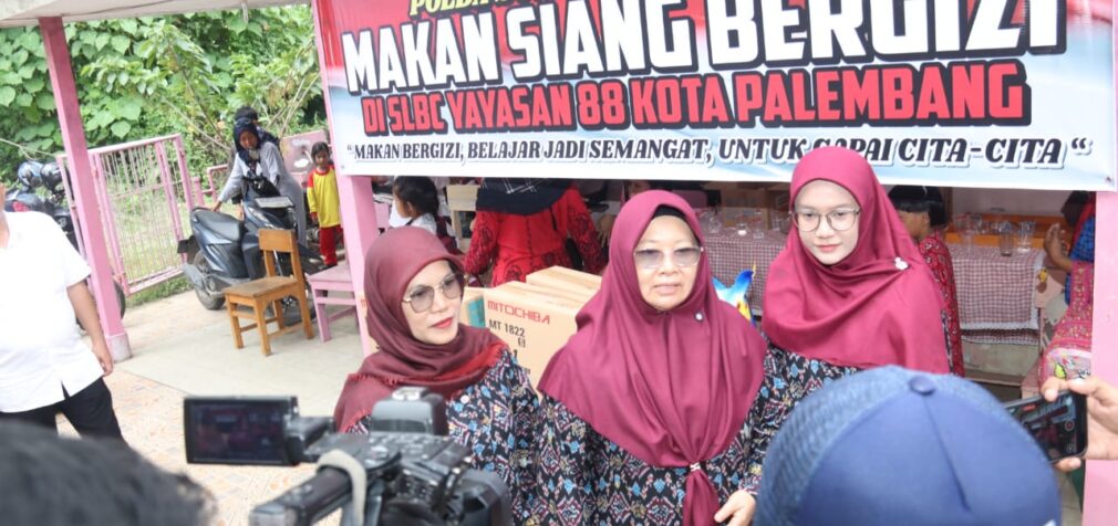 Polda Sumsel Gelar Makan Siang Gratis untuk Siswa ABK SLB C Yayasan 88 Palembang