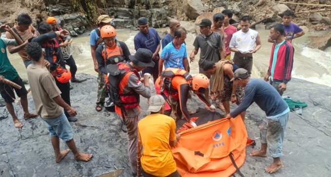 Pelajar SMK yang Tenggelam di Air Terjun Grand Canyon Ditemukan Tak Bernyawa