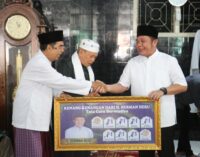 Gubernur Herman Deru Safari Sholat Jumat di Masjid Raudhatul Jannah Ario Kemuning