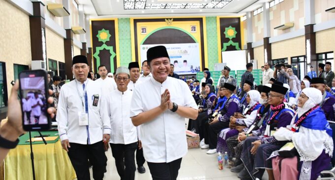 Gubernur Herman Deru Lepas Keberangkatan Kloter 1 Embarkasi Palembang