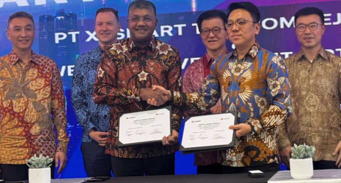 XLSMART, Huawei, & ZTE Kolaborasi Jalin Kemitraan Strategis