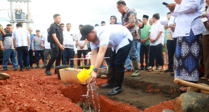 Wagub Sumsel H Cik Ujang Letakkan Batu Pertama Masjid Al-Hijrah di Beverly Hill Kota Lubuk Linggau