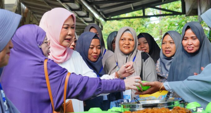 Feby Deru Ajak Warga Sukarami Jaga Silaturahmi lewat Pengajian FKMT