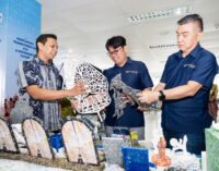 Astra Motor Berkolaborasi dengan Penerima Apresiasi SATU Indonesia Awards dalam Pengolahan Sampah Botol Plastik