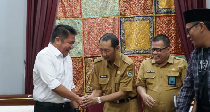 Gubernur Herman Deru Pastikan Dukungan Penuh untuk Karang Asem Festival 2025