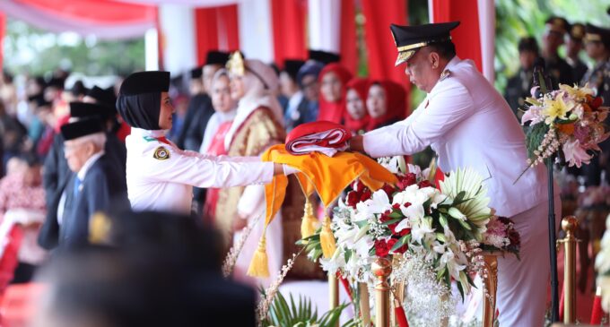 Wagub Cik Ujang Pimpin Upacara Penurunan Bendera HUT ke-80 RI di Palembang, Tekankan Pentingnya Persatuan dan Gotong Royong