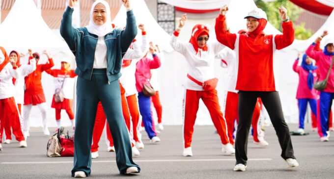 Feby Deru Ajak Warga Sumsel Jaga Kesehatan Jantung Lewat Senam Sehat di Kambang Iwak