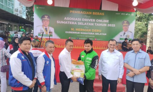 Driver Ojol Sumsel Terima Bantuan 50 Ton Beras