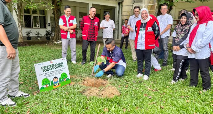 Astra Motor Sumsel Wujudkan Kepedulian Lingkungan di HUT PMI ke-80 lewat 1.000 Bibit Pohon