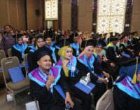 USS Luluskan 111 Wisudawan, Herman Deru Tekankan Pentingnya SDM Unggul