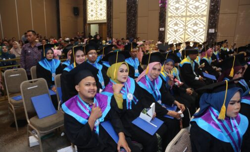 USS Luluskan 111 Wisudawan, Herman Deru Tekankan Pentingnya SDM Unggul