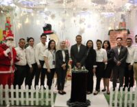 Batiqa Hotel Palembang Awali Perayaan Natal dengan Tree Light Up