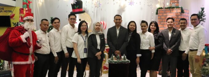 Batiqa Hotel Palembang Awali Perayaan Natal dengan Tree Light Up