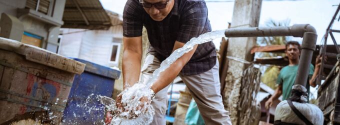 Langkah Baik di Aceh, Indosat Bersama Tokopedia Beri Akses Air Bersih untuk Warga Terdampak Bencana