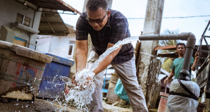 Langkah Baik di Aceh, Indosat Bersama Tokopedia Beri Akses Air Bersih untuk Warga Terdampak Bencana