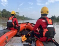 Tak Kenal Lelah, Tim SAR Terus Berupaya Temukan Korban Tenggelam di Sungai Lematang