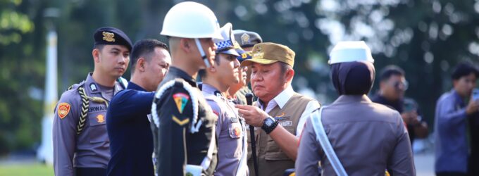 Pastikan Kesiapan Personel dan Fasilitas, Herman Deru Pimpin Apel Operasi Ketupat 2026