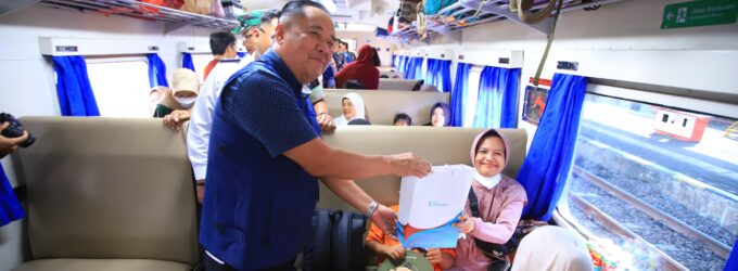 Wagub Cik Ujang Lepas Mudik Gratis Pemprov Sumsel Lebaran 1447 H, Ingatkan Pemudik Utamakan Keselamatan