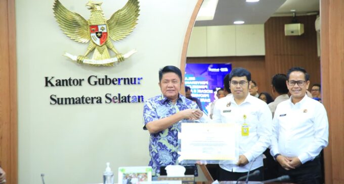 Gubernur Herman Deru Terima Sertifikat HPL Mozaik 5 dan 6, Dorong Percepatan Tata Ruang dan Digitalisasi Pertanahan