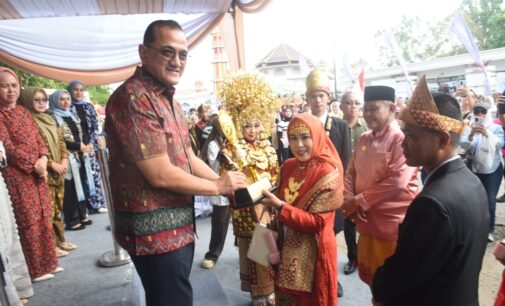 Sekda Sumsel Edward Candra Hadiri Tradisi Midang Morge Siwe di Kayuagung, Apresiasi Nilai Budaya dan Pariwisata