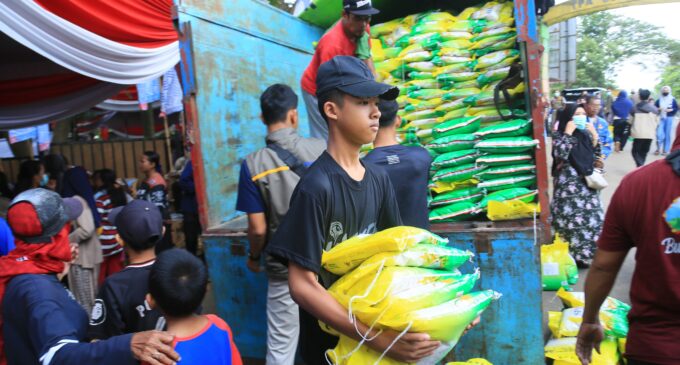 Wagub Cik Ujang Pimpin Operasi Pasar Murah Pemprov Sumsel, Perkuat Pengendalian Inflasi