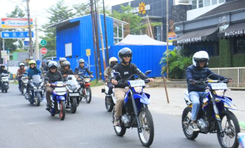 Motoran ke Banyuasin, Gubernur Herman Deru Turun Langsung Tanam Padi hingga Safari Jumat