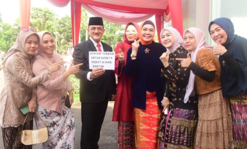 Sekda Sumsel Edward Candra Pimpin Apel Gabungan Peringatan Hari Kartini 2026