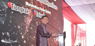 OJK Sumsel Lepas Ekspor Turunan Kelapa dan Ekspor Perdana Lada Hitam Senilai Rp 1,6 Miliar