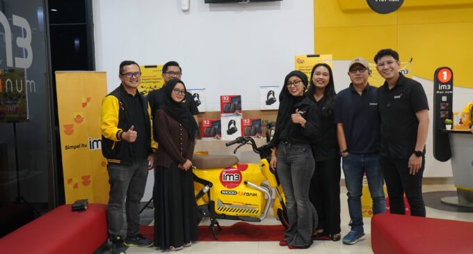 Program “IM3 Pasti Simpel” Bikin Pelanggan Sumatra Pulang Bawa Motor Listrik