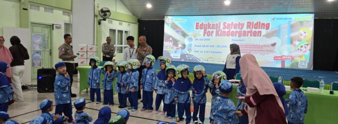 Astra Motor Sumsel Terus Gaungkan #Cari_Aman Melalui Edukasi Safety Riding di Sekolah