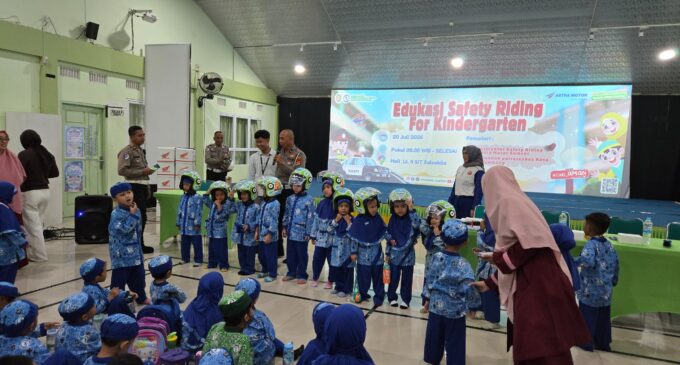 Astra Motor Sumsel Terus Gaungkan #Cari_Aman Melalui Edukasi Safety Riding di Sekolah
