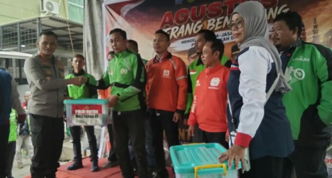 Agustus Terang Benderang, Kapolda Sumsel Beri Bantuan ke 500 Pahlawan Pencari Nafkah
