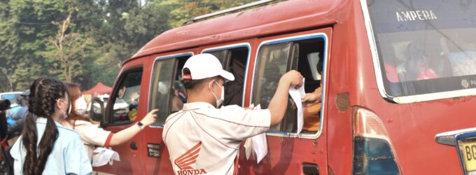 Satu Hati Honda Peduli, Astra Motor Sumsel Bagikan 5.000 Masker untuk Lawan Kabut Asap Karhutla