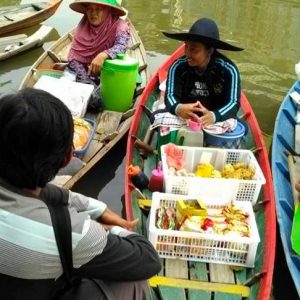 pasar terapung sekanak