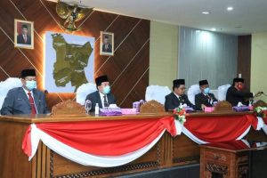 rapat paripurna
