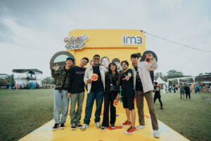 Keseruan Pengunjung di Photo Booth Collabonation Tour Palembang